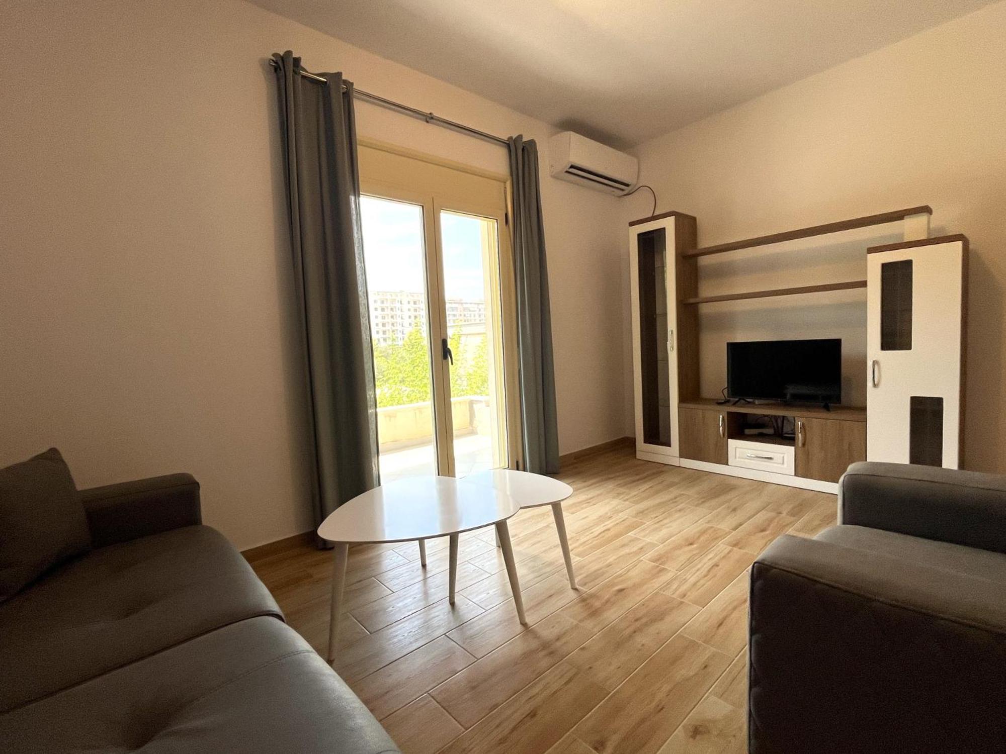 4 Stinet * Vlorë